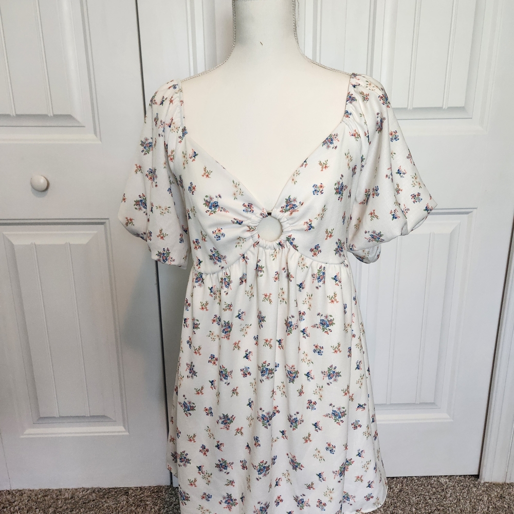 Peach Love California White Floral Dress
